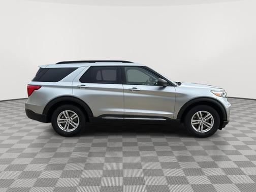 Iconic Silver Metallic 2020 Ford Explorer XLT