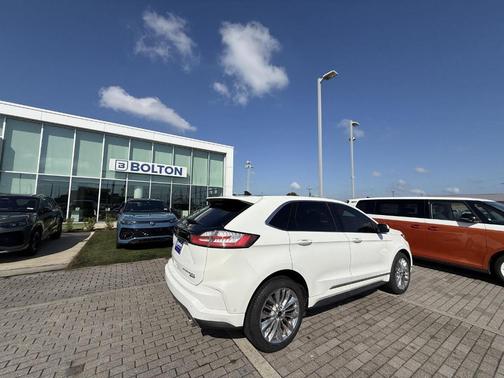 2020 Ford Edge Titanium