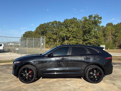 2024 Jaguar F-PACE P400 R-Dynamic S