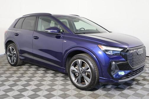 Navarra Blue Metallic 2023 Audi Q4 e-tron Premium 50 quattro