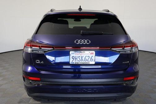Navarra Blue Metallic 2023 Audi Q4 e-tron Premium 50 quattro