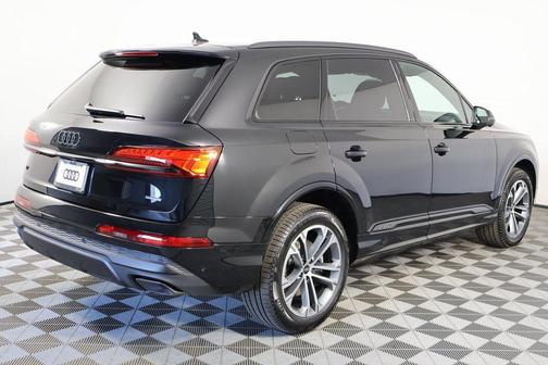 2026 Audi Q7 45 Premium