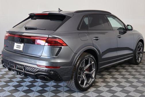Daytona Gray Pearl Effect 2026 Audi RS Q8 4.0T