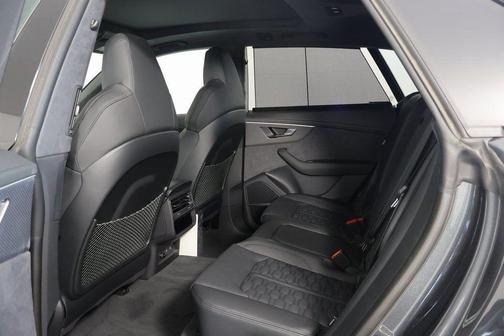 Daytona Gray Pearl Effect 2026 Audi RS Q8 4.0T