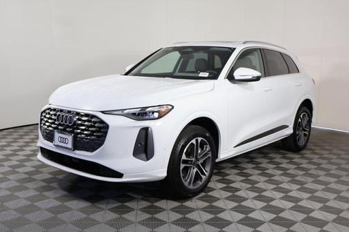 2025 Audi Q5 Premium TFSI quattro S tronic