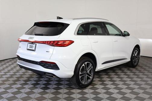 2025 Audi Q5 Premium TFSI quattro S tronic