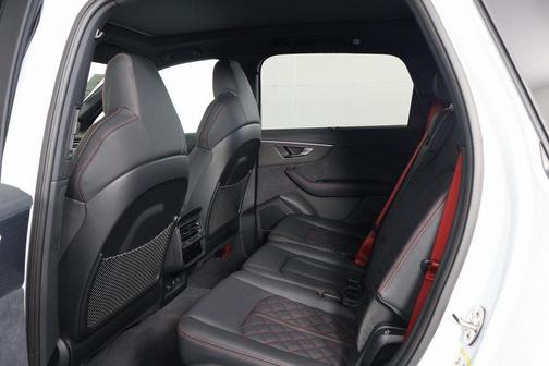 Glacier White Metallic 2026 Audi Q7 55 Prestige