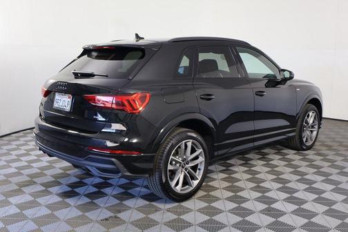 2025 Audi Q3 Premium 45 TFSI S line quattro Tiptronic