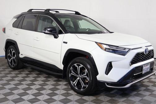 Blizzard Pearl/Midnight Black Metallic 2022 Toyota RAV4 Prime XSE