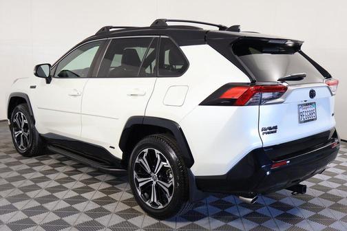 Blizzard Pearl/Midnight Black Metallic 2022 Toyota RAV4 Prime XSE