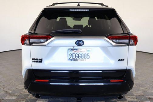 Blizzard Pearl/Midnight Black Metallic 2022 Toyota RAV4 Prime XSE