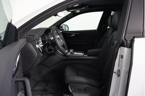 Glacier White Metallic 2026 Audi Q8 55 Premium Plus