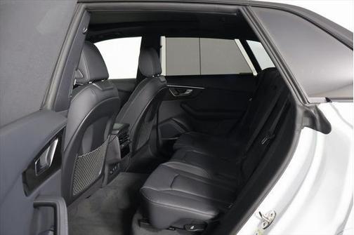 Glacier White Metallic 2026 Audi Q8 55 Premium Plus