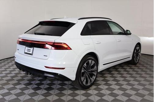 Glacier White Metallic 2026 Audi Q8 55 Premium Plus