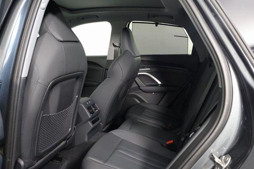 Daytona Gray Pearl Effect 2026 Audi Q5 Sportback Premium Plus TFSI quattro S tronic