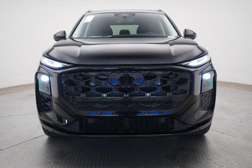 Mythos Black Metallic 2026 Audi Q3 TFSI quattro S tronic