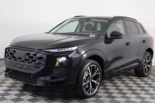 Mythos Black Metallic 2026 Audi Q3 TFSI quattro S tronic