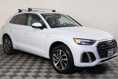 Glacier White Metallic 2023 Audi Q5 45 S line Premium