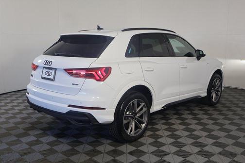 2025 Audi Q3 Premium 45 TFSI S line quattro Tiptronic