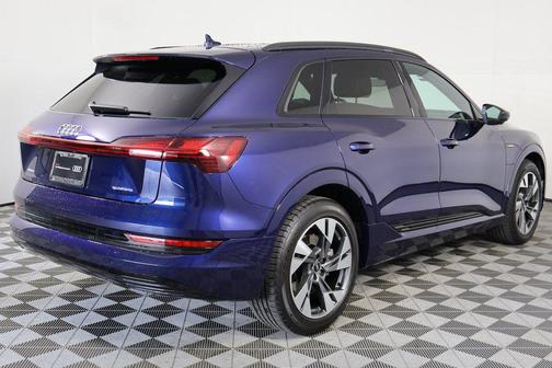 2022 Audi e-tron Premium