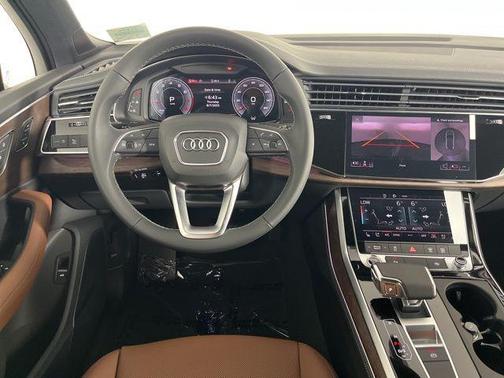 2025 Audi Q7 45 Premium Plus