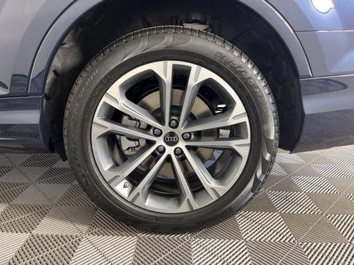 2025 Audi Q7 45 Premium Plus