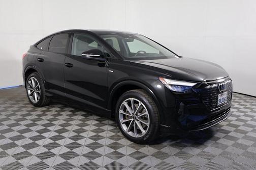 2022 Audi e-tron Premium Plus