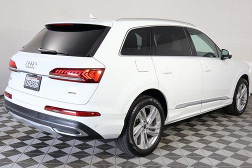 Carrara White 2021 Audi Q7 45 Premium Plus