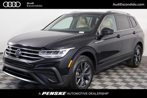 Deep Black 2022 Volkswagen Tiguan 2.0T SE