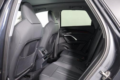 Tambora Gray Metallic 2026 Audi Q5 Premium Plus TFSI quattro S tronic