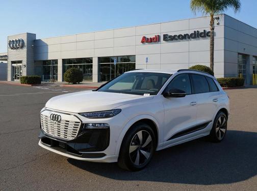 Glacier White Metallic 2025 Audi SQ6 e-tron Premium Plus quattro