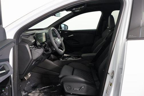 Glacier White Metallic 2025 Audi SQ6 e-tron Premium Plus quattro