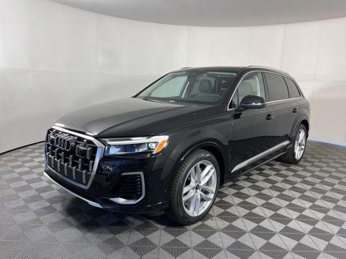 2025 Audi Q7 55 Premium Plus
