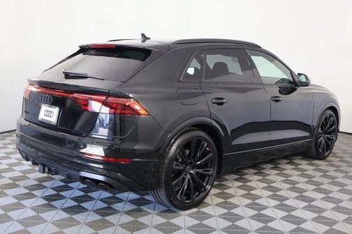 Mythos Black Metallic 2027 Audi SQ8 4.0T Prestige