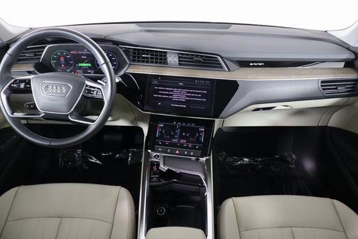 2022 Audi e-tron Premium