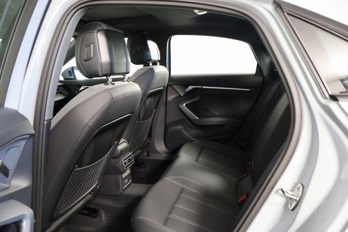 Arrow Gray Pearl Effect 2026 Audi A3 Premium