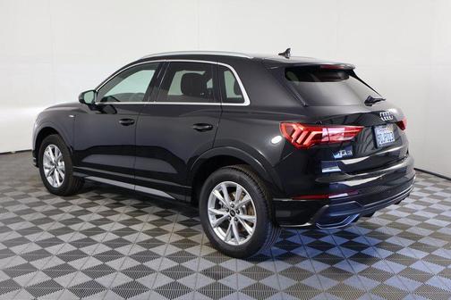 2022 Audi Q3 45 S line Premium