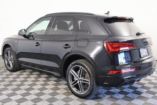 Mythos Black Metallic 2023 Audi Q5 55 S line Premium Plus