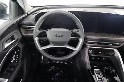 Tambora Gray Metallic 2026 Audi Q5 Premium TFSI quattro S tronic