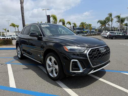 Mythos Black Metallic 2022 Audi Q5 45 S line Premium Plus