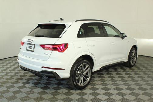2025 Audi Q3 Premium 45 TFSI S line quattro Tiptronic