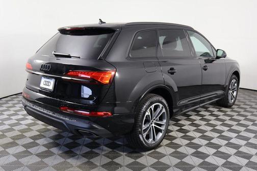 2026 Audi Q7 45 Premium