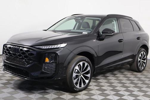 Mythos Black Metallic 2026 Audi Q3 TFSI quattro S tronic