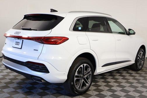 Arkona White 2026 Audi Q5 Premium TFSI quattro S tronic
