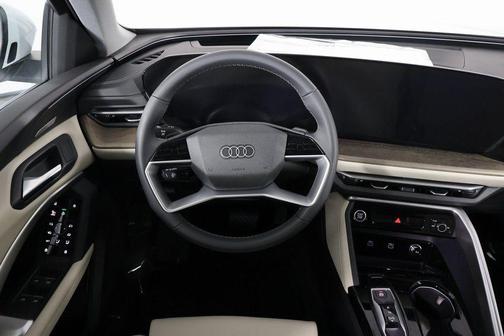 Glacier White Metallic 2026 Audi Q5 Premium Plus TFSI quattro S tronic