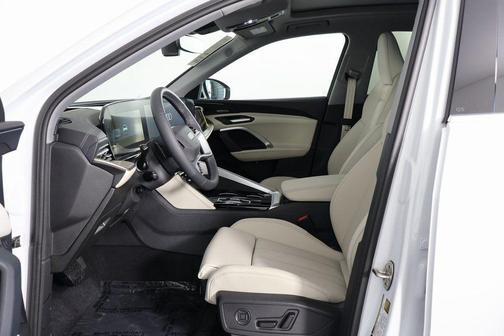 Glacier White Metallic 2026 Audi Q5 Premium Plus TFSI quattro S tronic