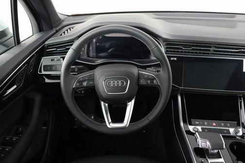 Glacier White Metallic 2026 Audi Q7 55 Premium