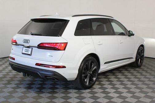 Glacier White Metallic 2026 Audi Q7 55 Premium Plus