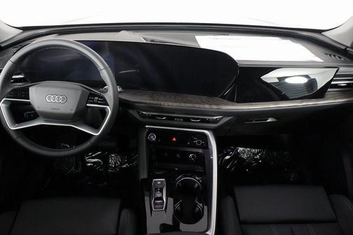 Tambora Gray Metallic 2026 Audi Q5 Premium Plus TFSI quattro S tronic