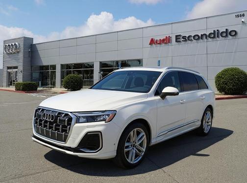 2025 Audi Q7 55 Premium Plus